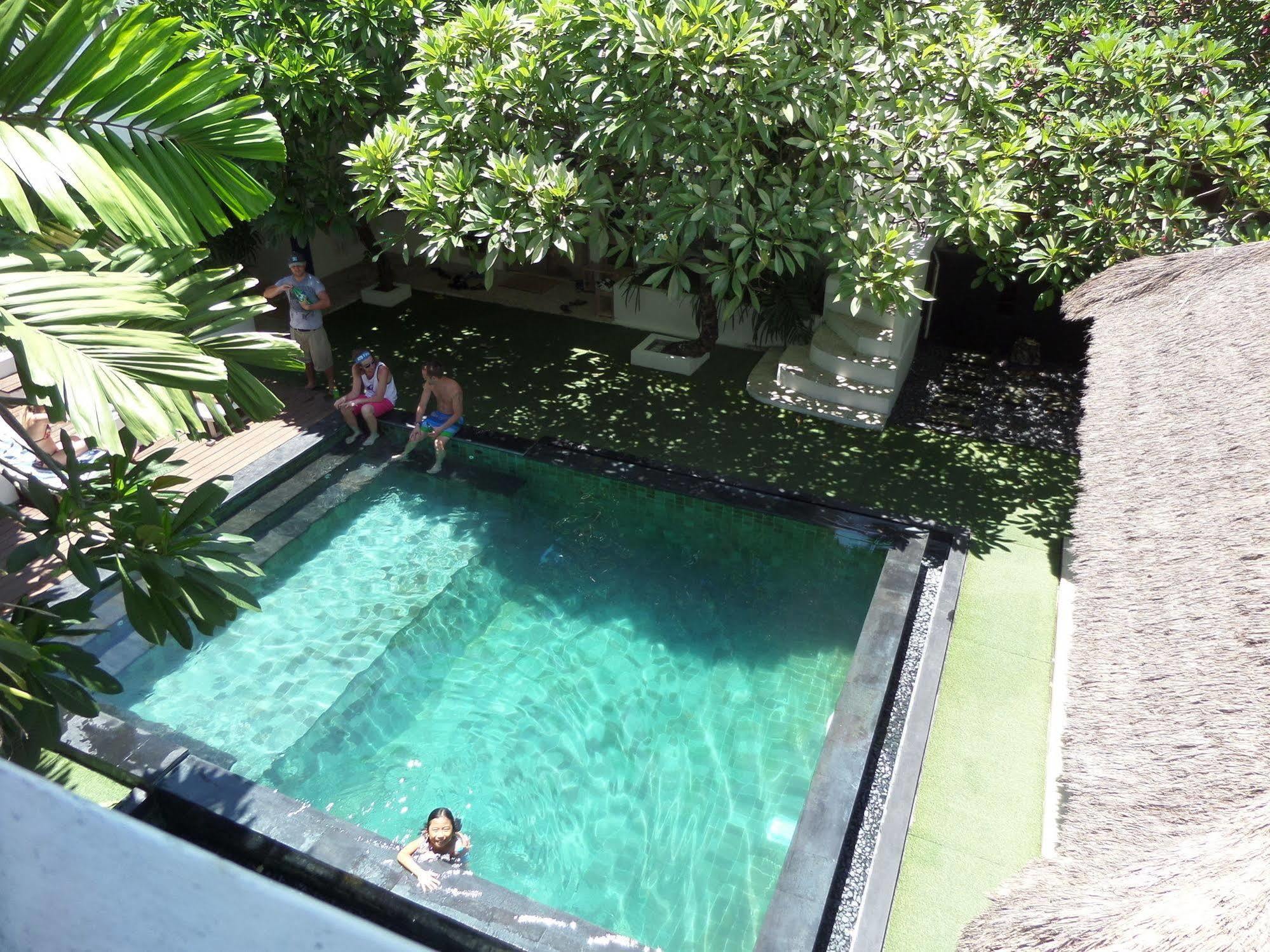 세미냑 The Island Bali 호스텔 외부 사진